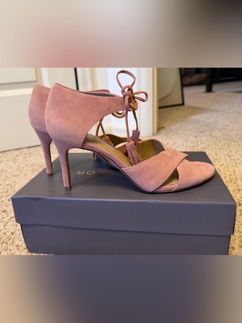 Ann Taylor Ezra Suede Tassel Heeled Sandals in Light Pink, Size 8.5